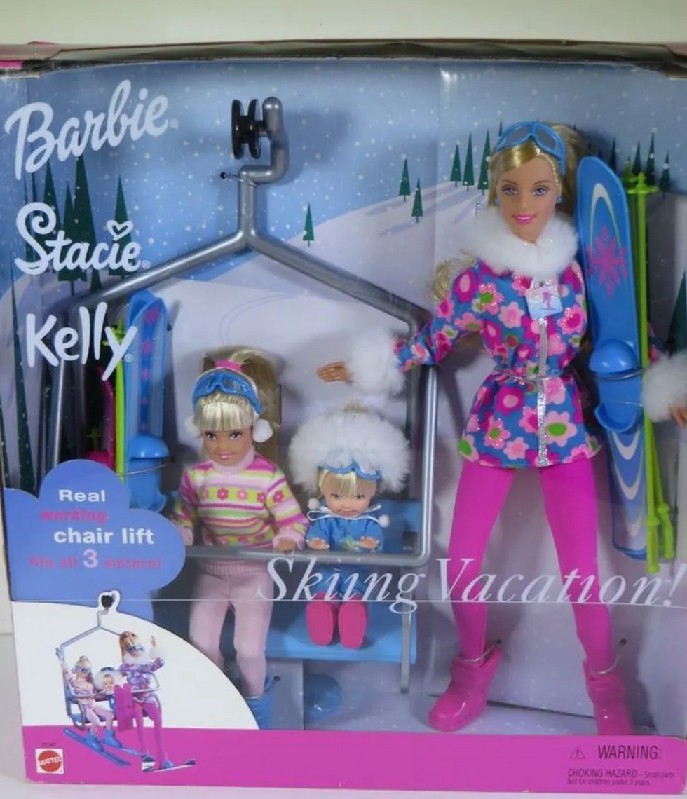 A skiing vacation Barbie