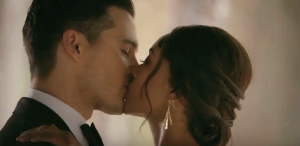 Bonnie and Enzo from The Vampire Diaries kissing