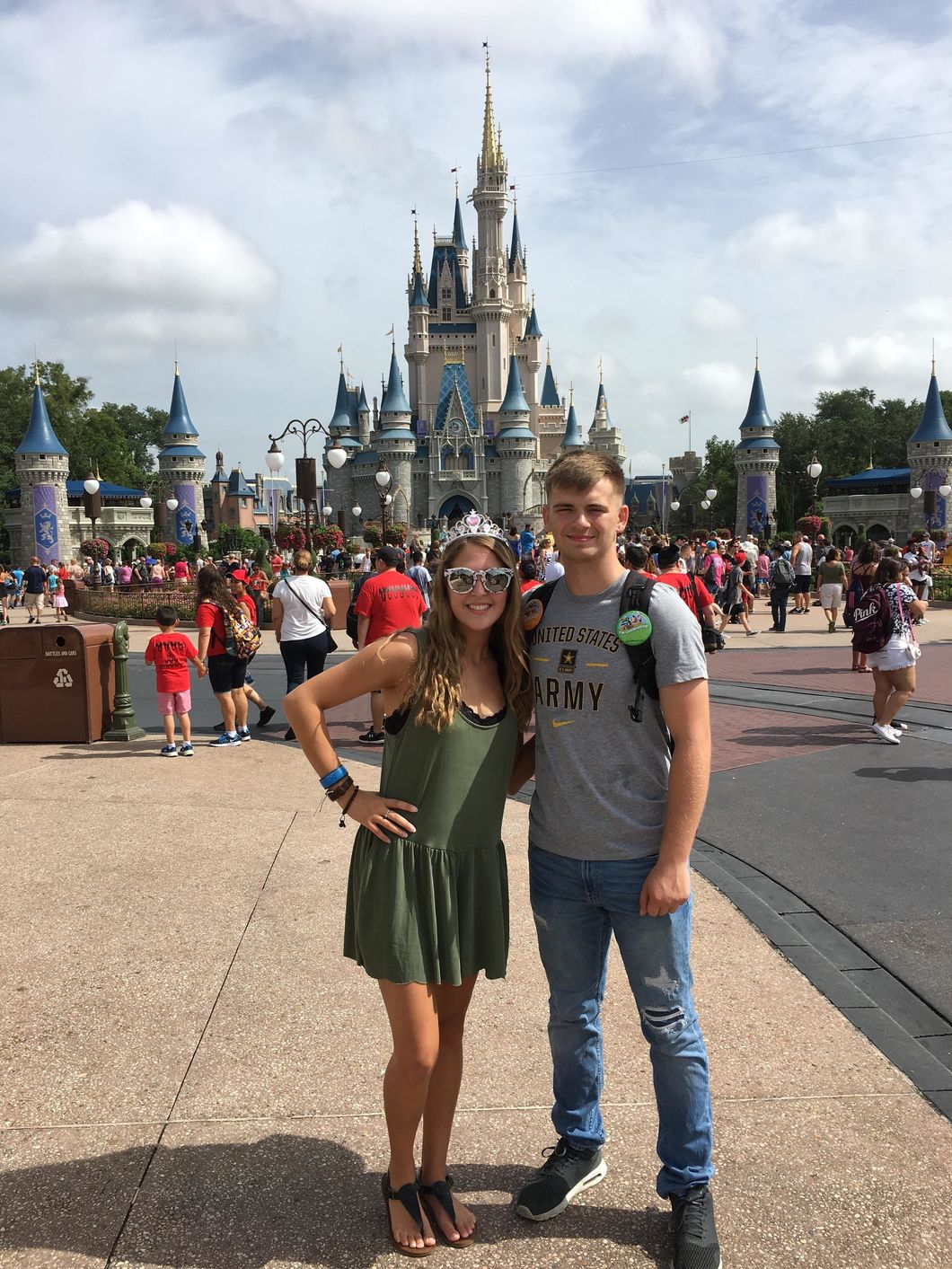 boyfriend and girlfriend at disney world