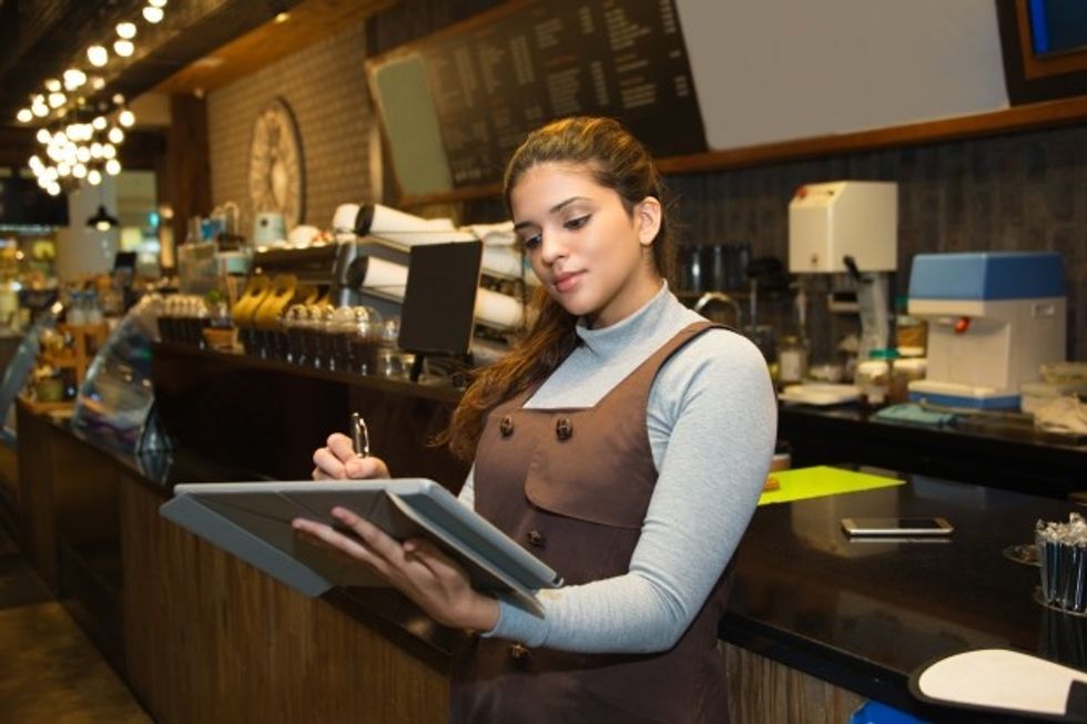 Caf\u00e9/ Restaurant owner