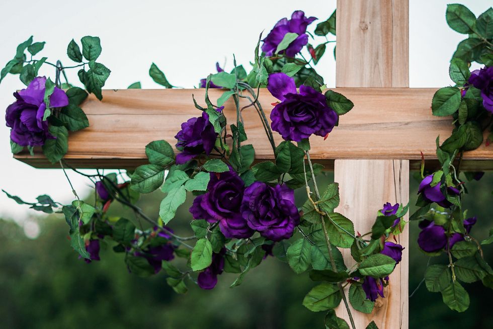Why you need wooden wedding flowers?