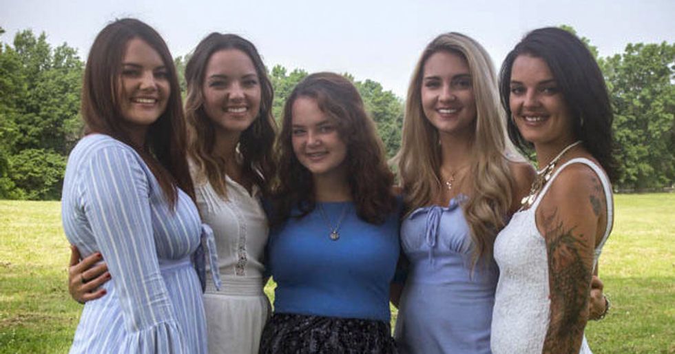 college girl friends