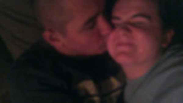 couple kissing