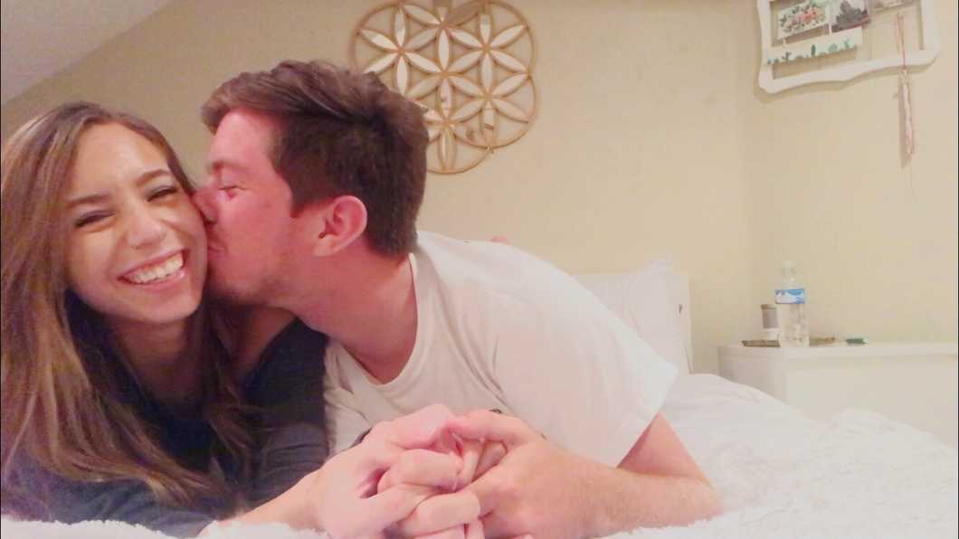 couple kissing