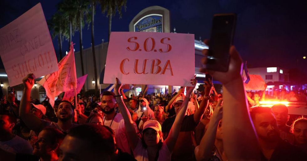 SOS Cuba