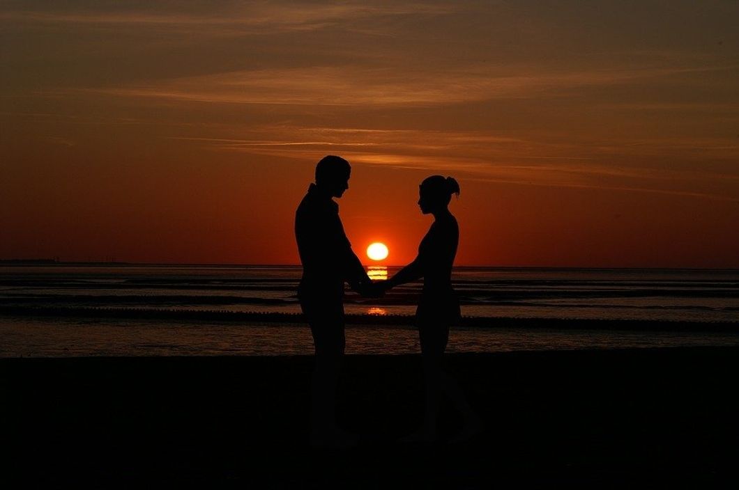 14 Valentine's Day Date Ideas Rather Than Just Going Out To Eat