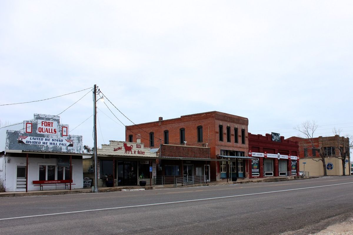 7 Signs You Grew Up in a Small Texas Town