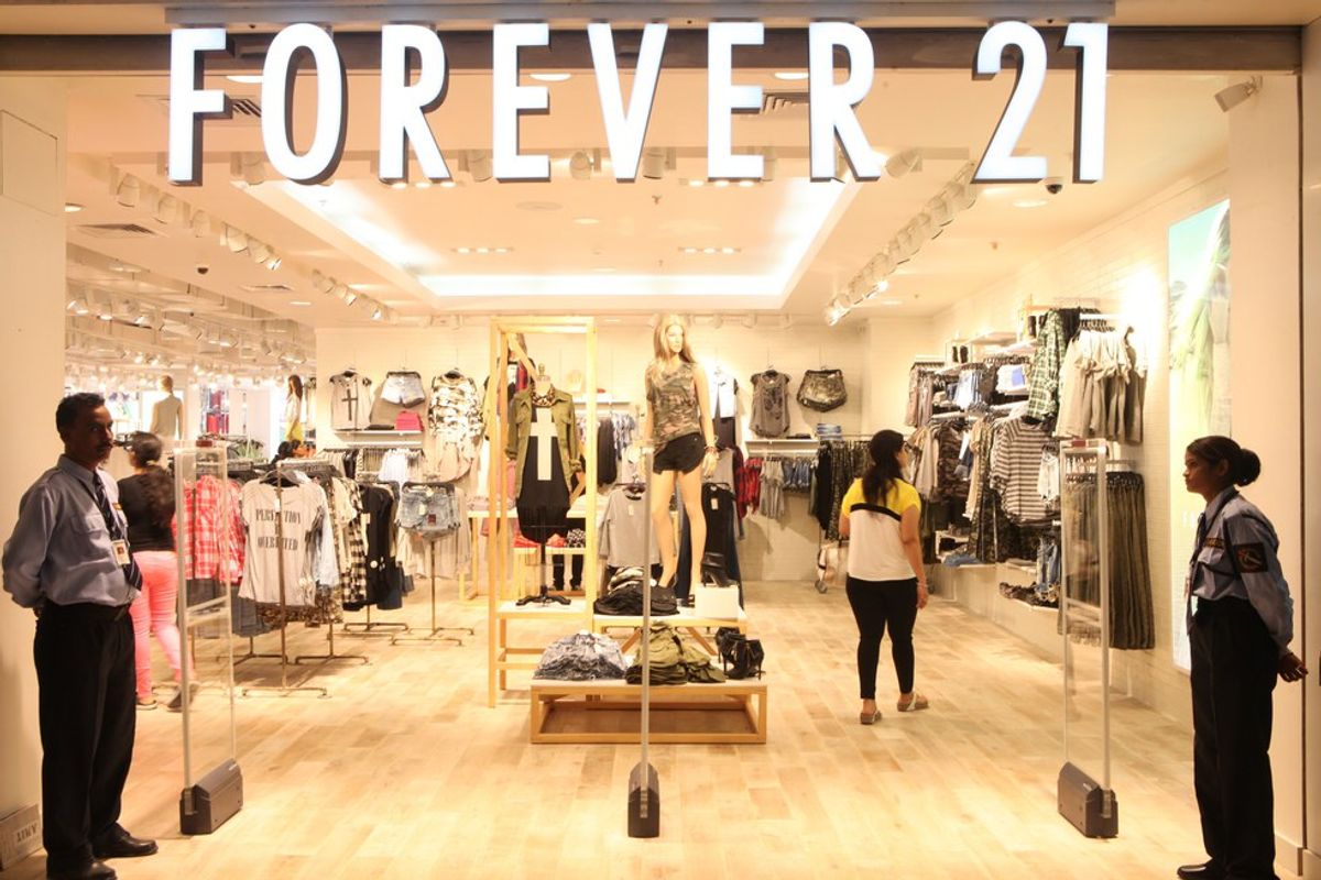 40 Thoughts Every Sorority Girl Has While Shopping At Forever 21