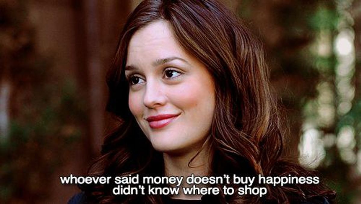 10 Thoughts Every Girl Has While Shopping