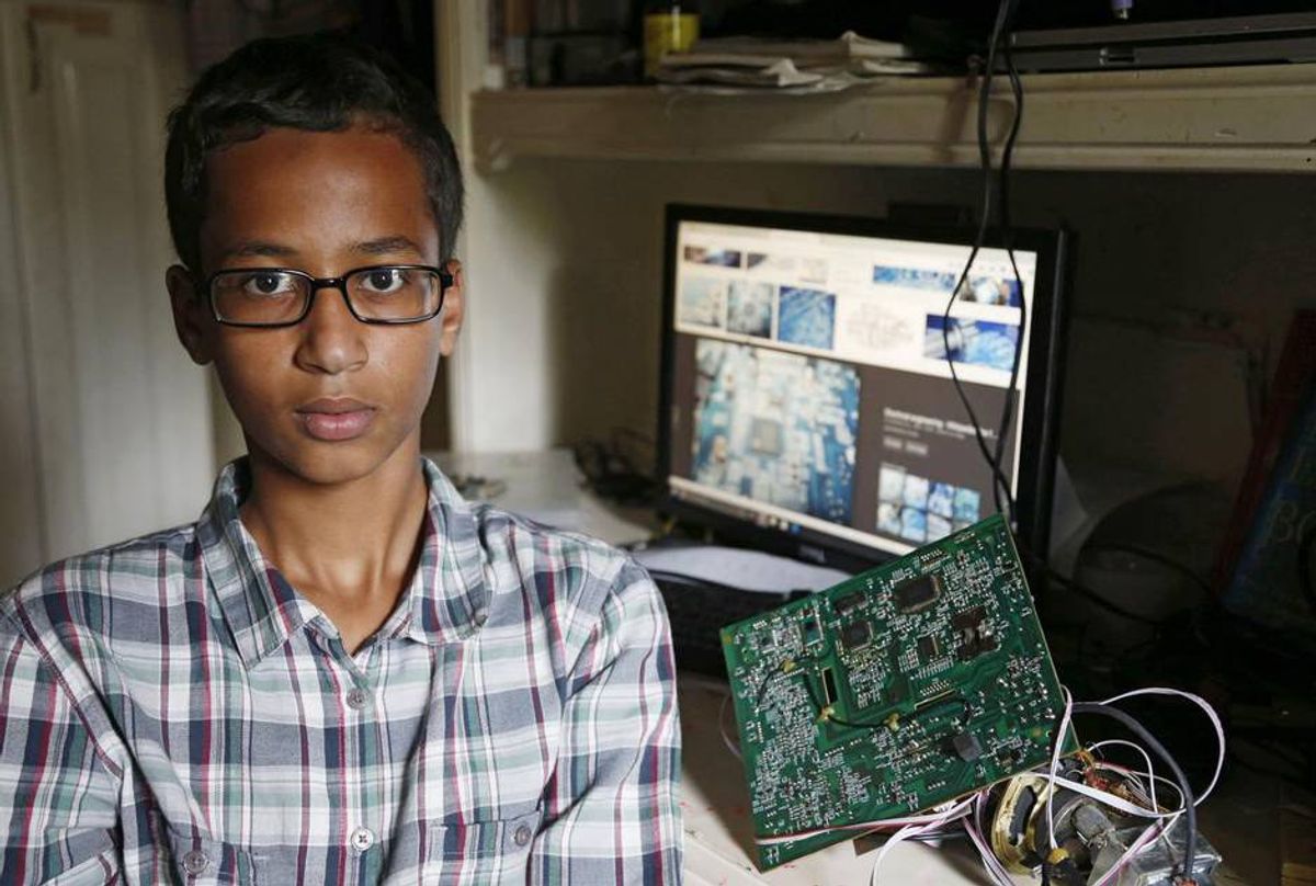 Dallas Racism: Muslim 9th Grader Arrested For Homemade Clock