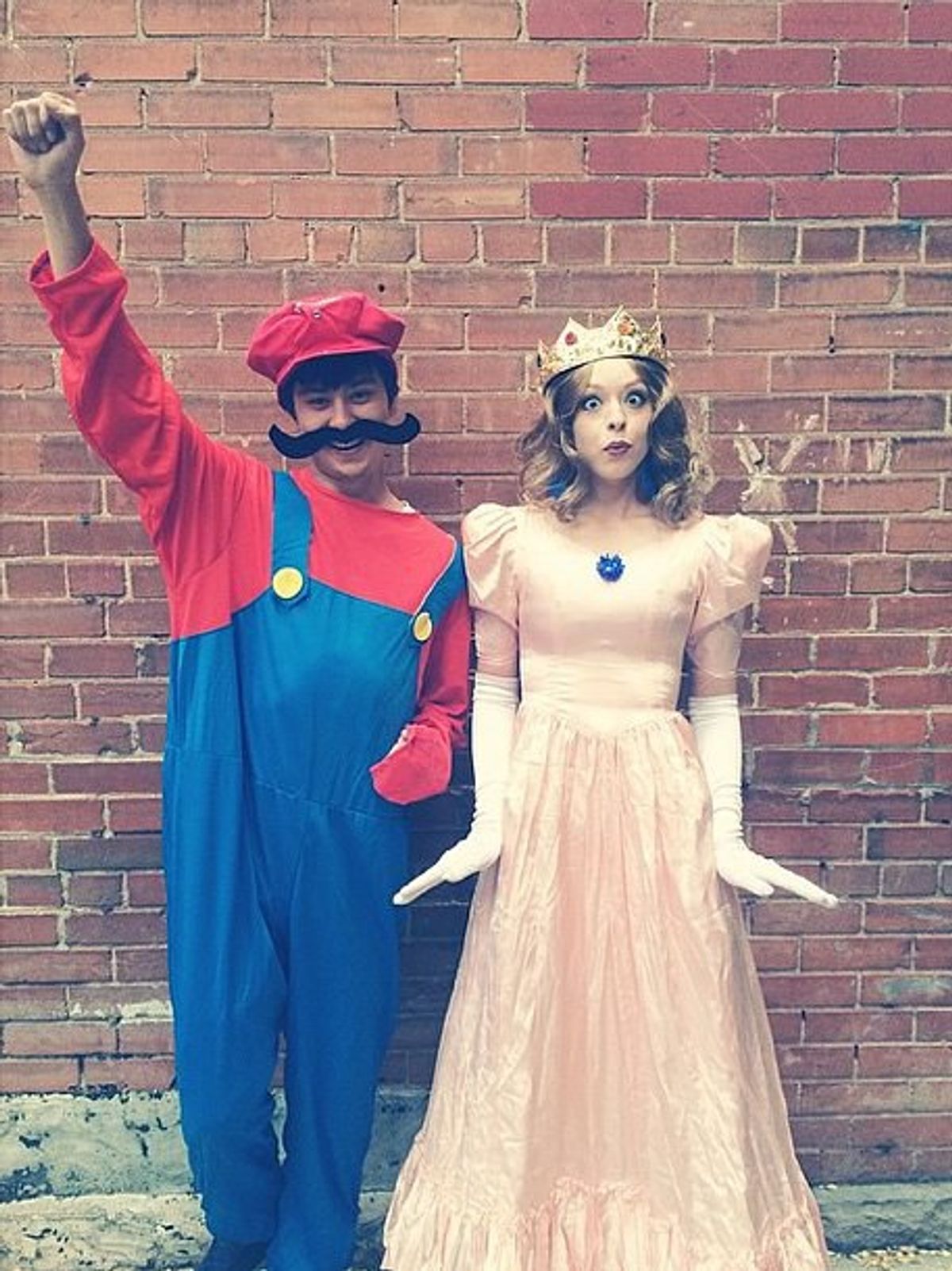 10 Classic Couples Costumes Everyone Must Try