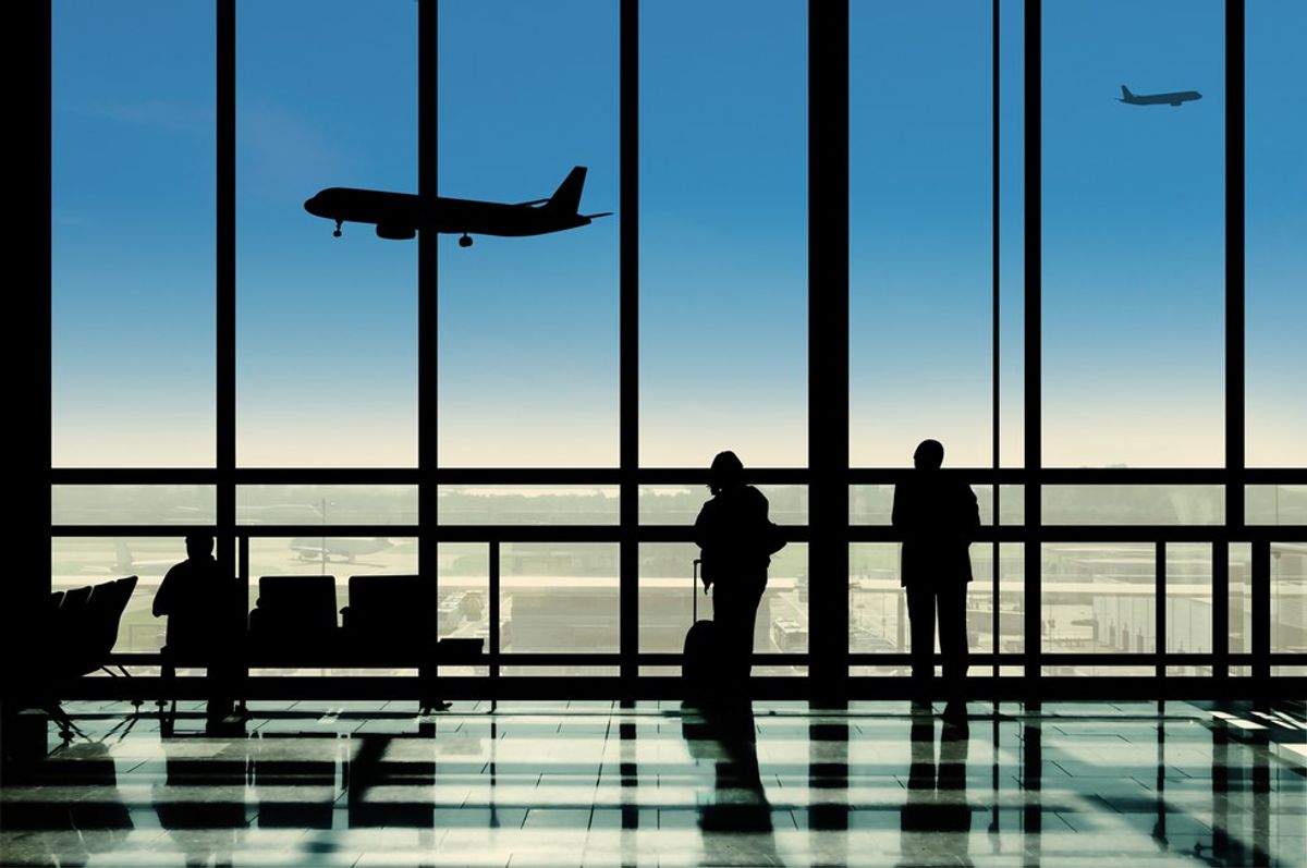 16 Thoughts That You Have In The Airport
