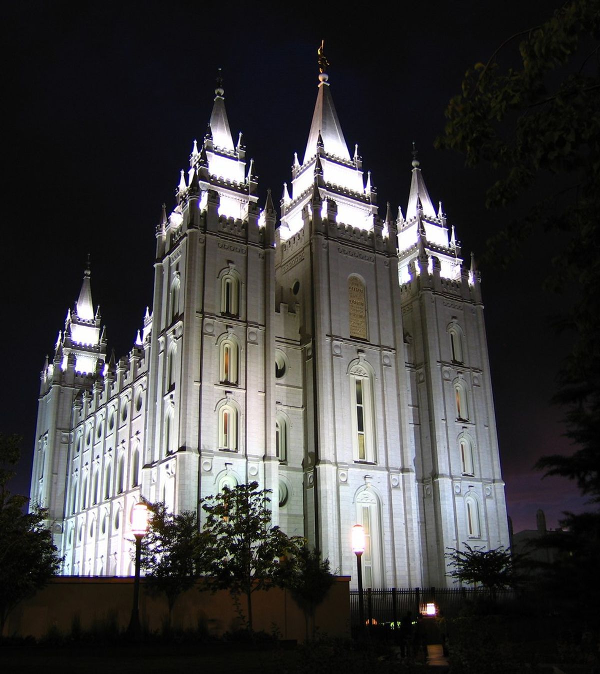 Confessions Of A Non-Mormon