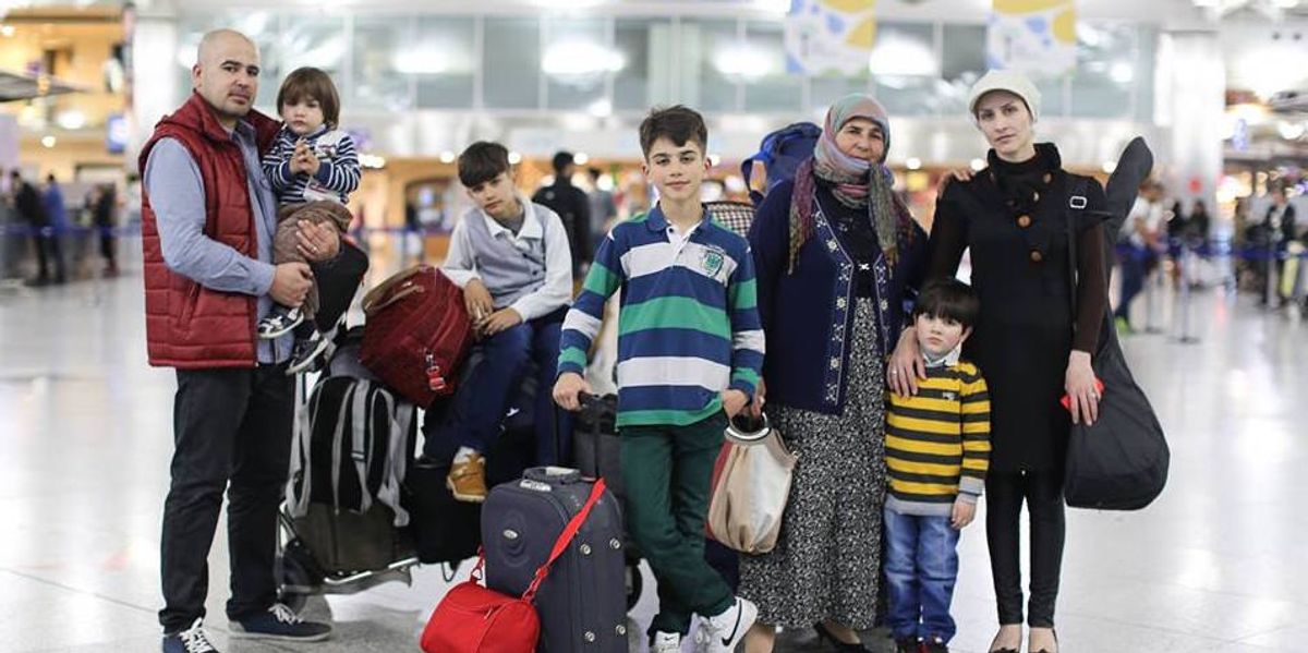 "Humans Of New York" Tackles The Refugee Crisis