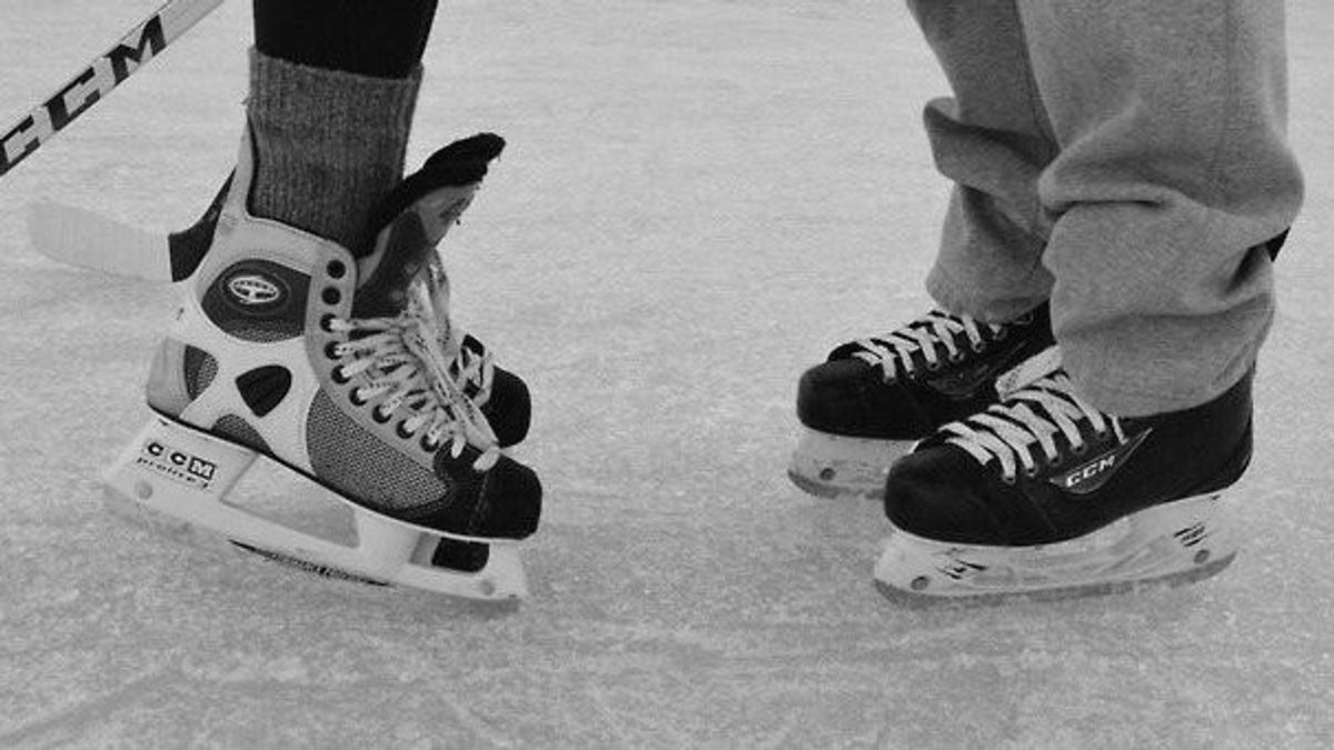Ten Things Every Hockey Girlfriend Should Know