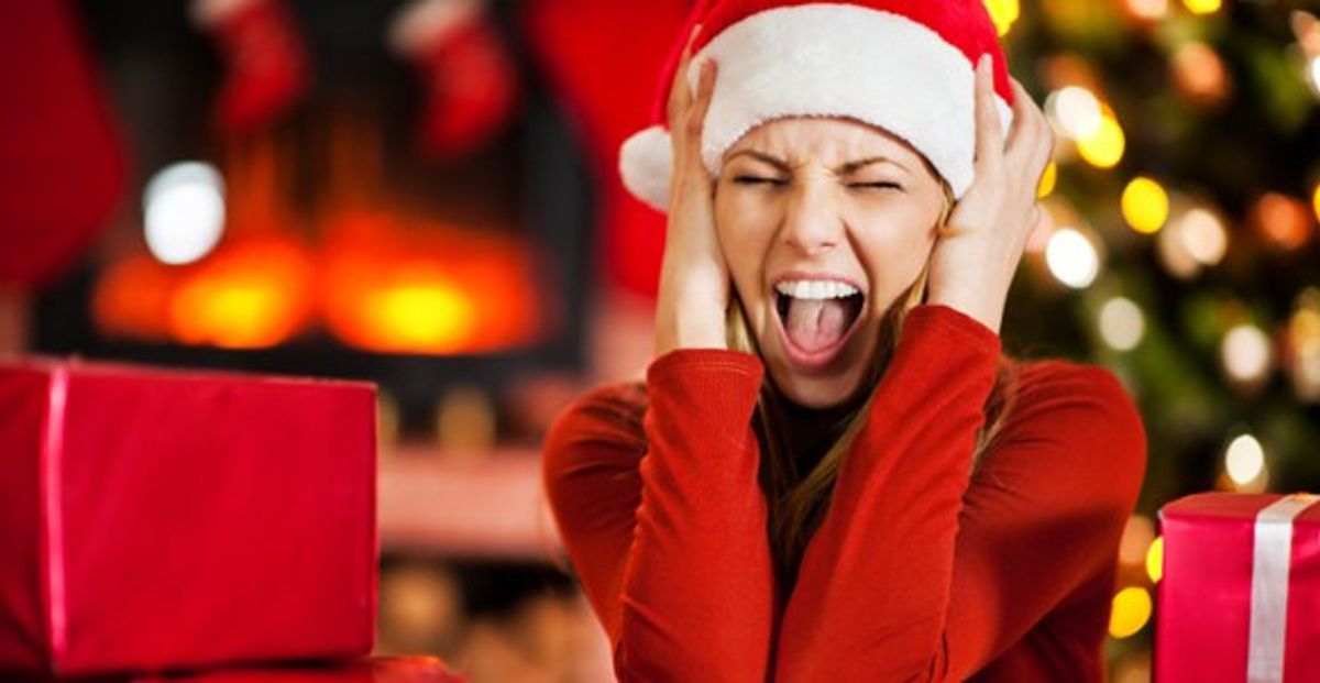 7 Easy Ways To Avoid Awkward Conversations This Holiday Season