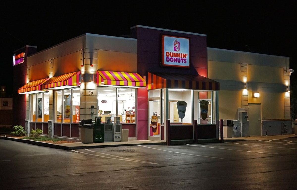 Confessions Of A Dunkin' Donuts Employee