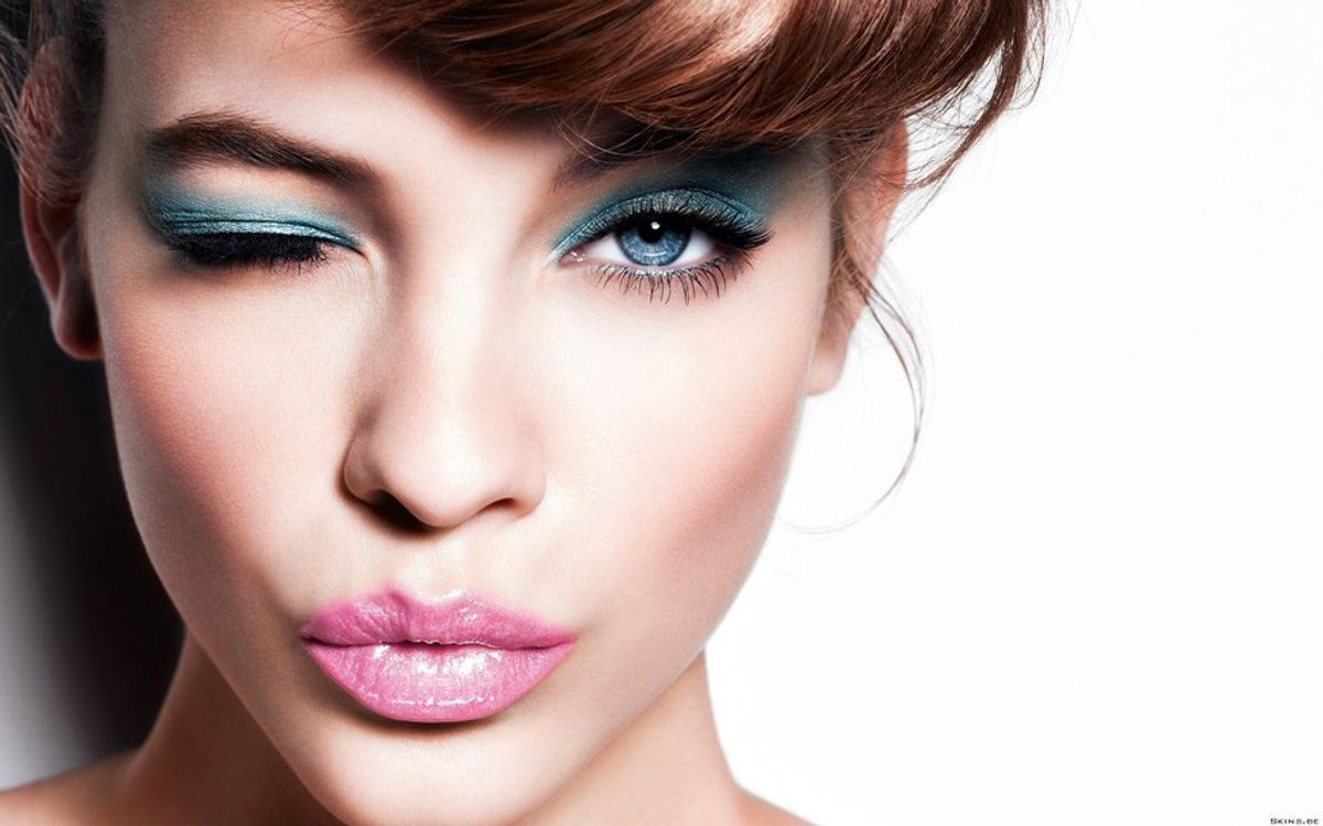 13 Struggles Every Makeup Lover Understands