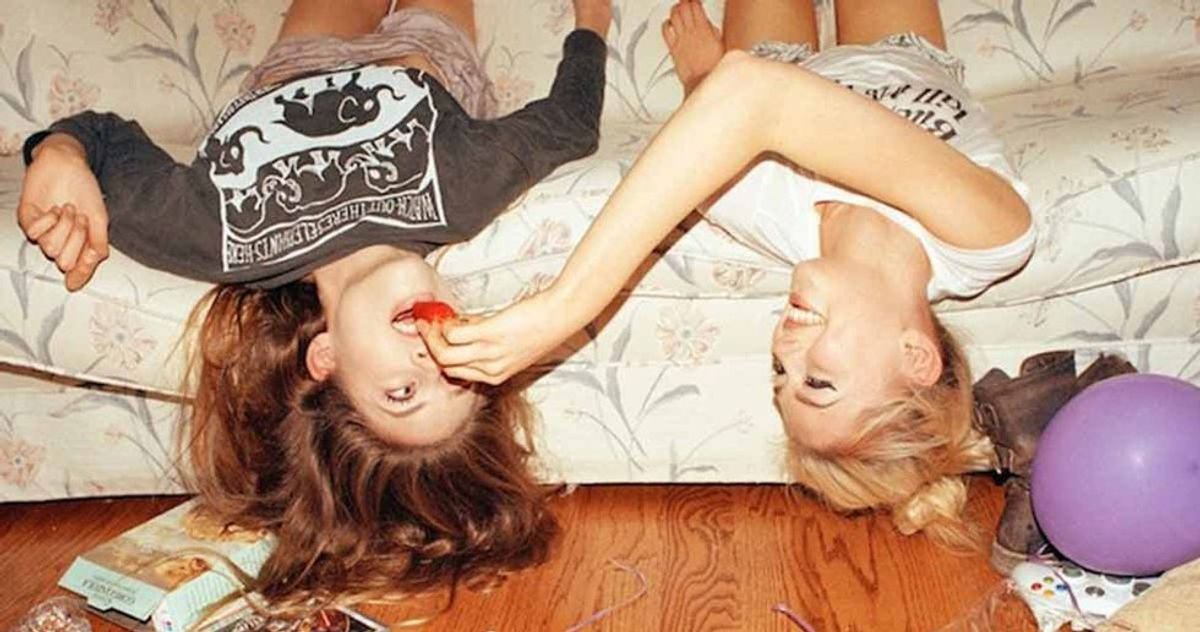The 10 Stages Of Taking Care Of Your Drunk Friend