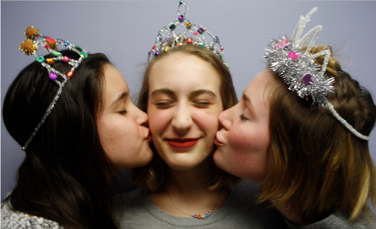Crafting Cute Crap: Pipe-Cleaner Crowns