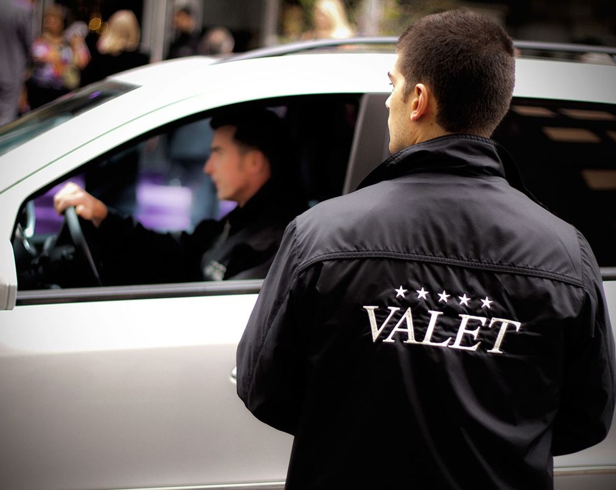 How To Properly Use A Valet Service
