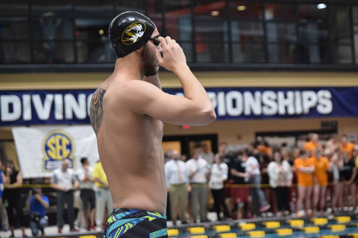 10 Things You Only Know To Be True If You're Dating A Swimmer
