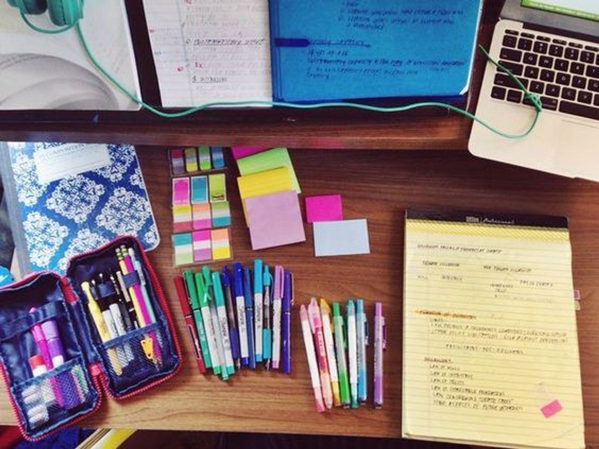 8 Tips On How To Keep Yourself Organized Throughout Your College Career