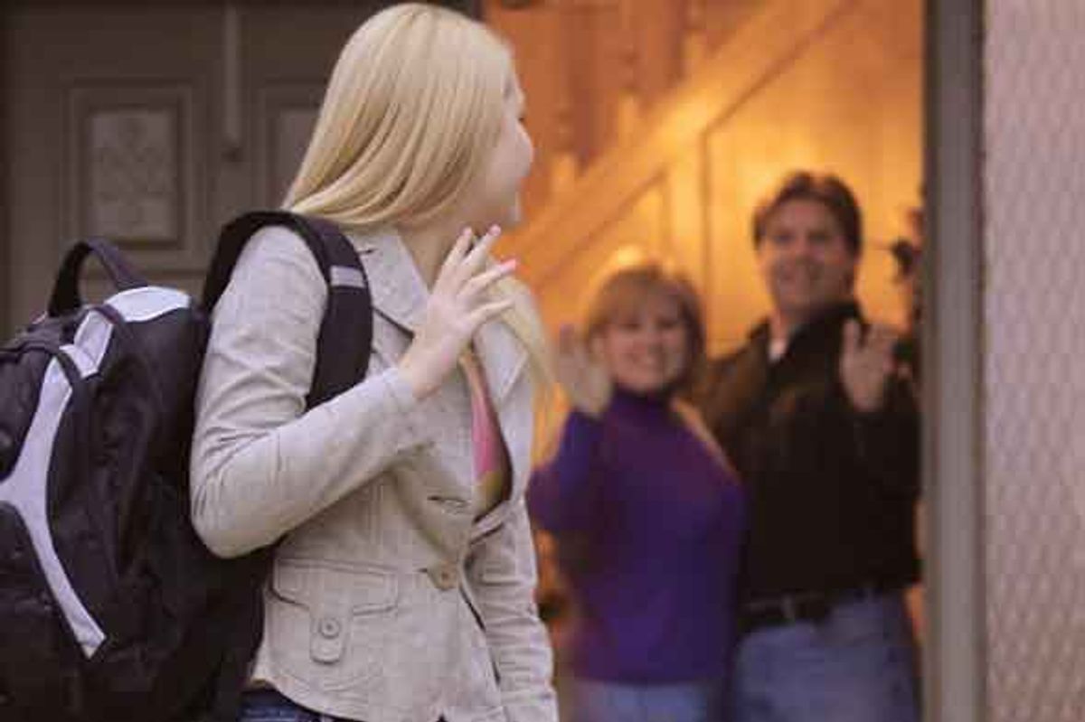 8 Struggles of Being in College with Overprotective Parents