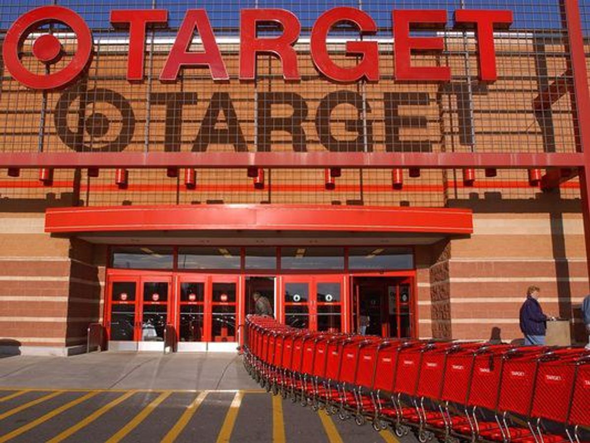 10 Reasons I Shop At Target and Not Wal-Mart