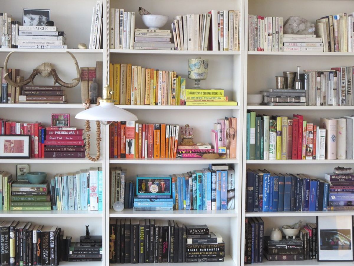 20 Signs And Struggles Of Being A Book Fanatic