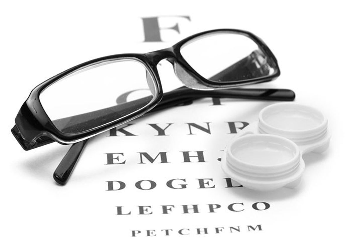 14 Struggles That Glasses and Contact Lens Wearers Know Too Well