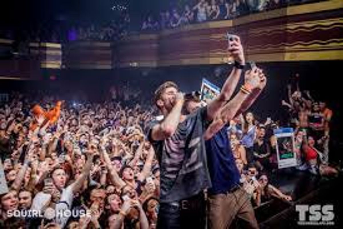 The Chainsmokers Know How To Put On A Show