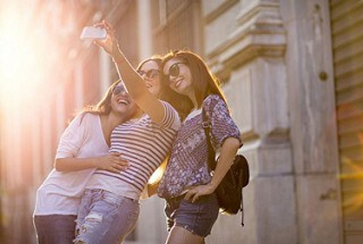 5 Reasons You Should Be Careful About Selfies