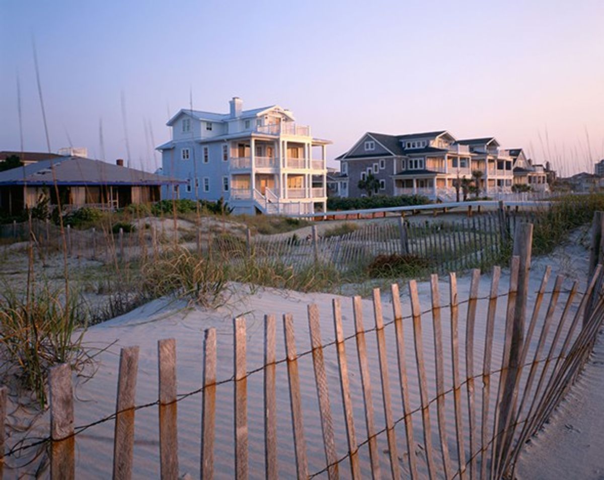 9 Signs You Grew Up In a Beach Town