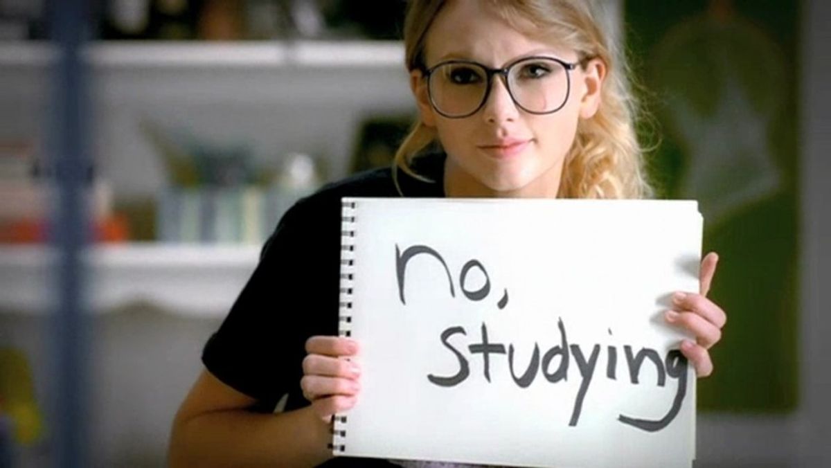A Finals Week Narrative As Told By Taylor Swift’s 'Blank Space'