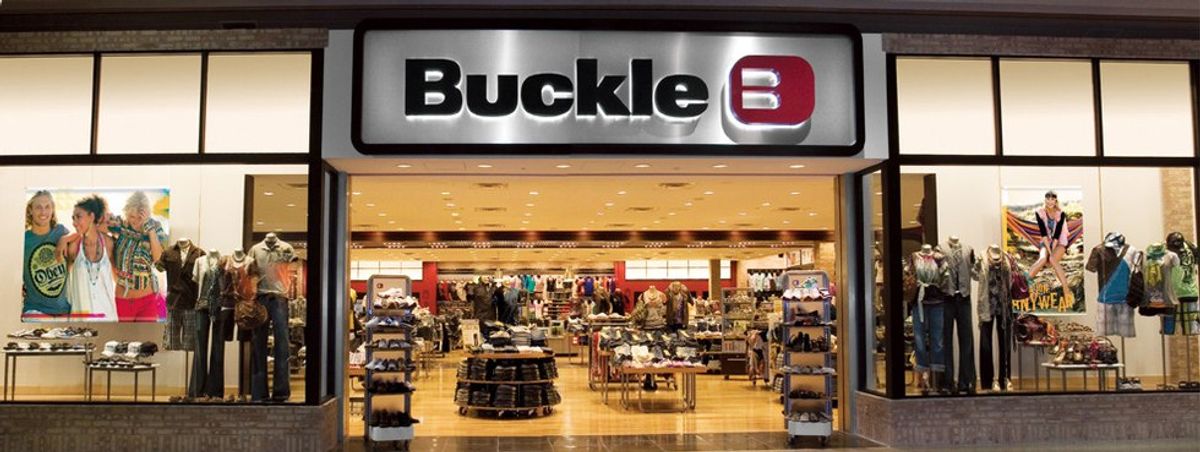 The 10 Stages of a Shopping Experience at The Buckle