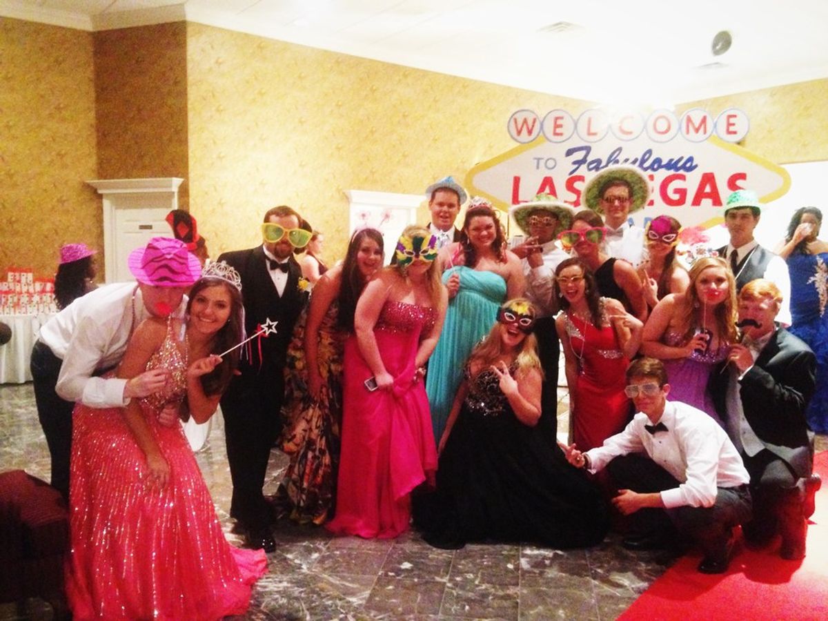 10 Prom Memories You Wanna Hit The Replay On