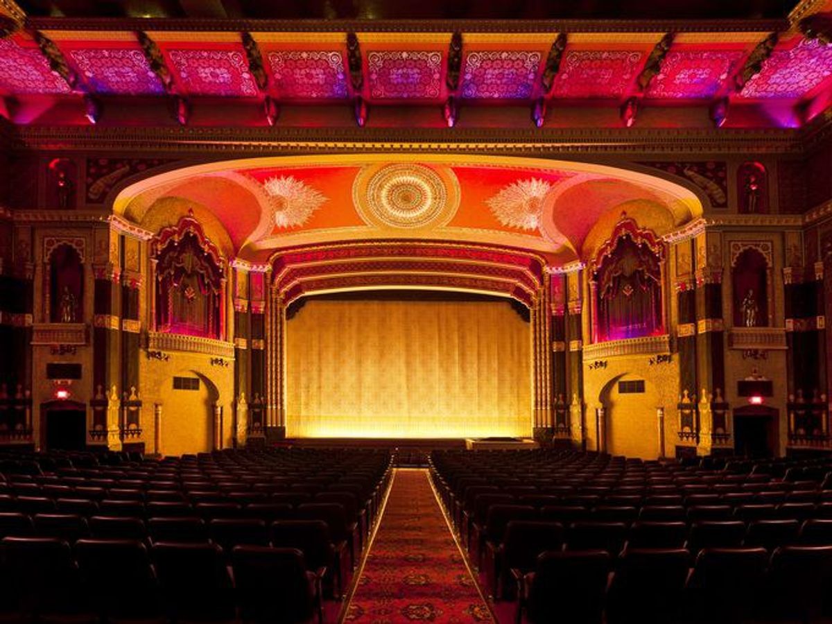 The Pro's And Con's Of Doing College Theater