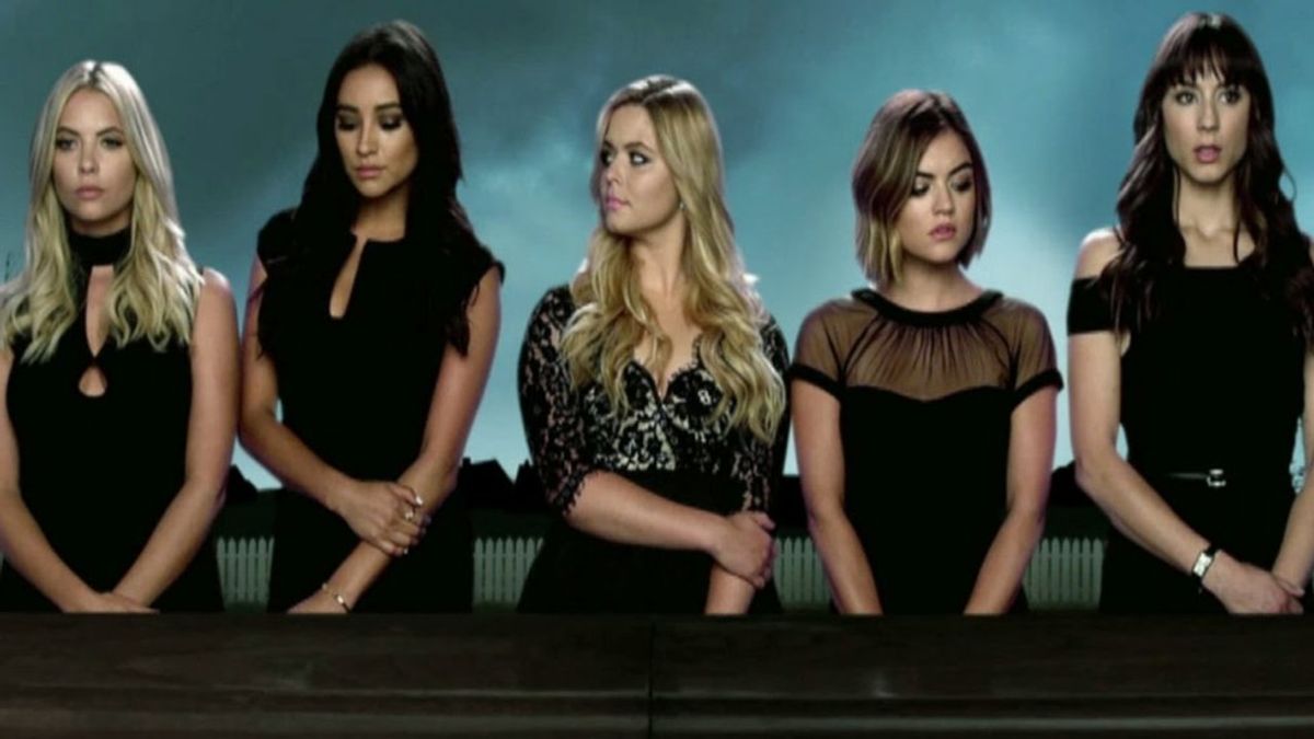 Why I Hate Pretty Little Liars But Can't Stop Watching