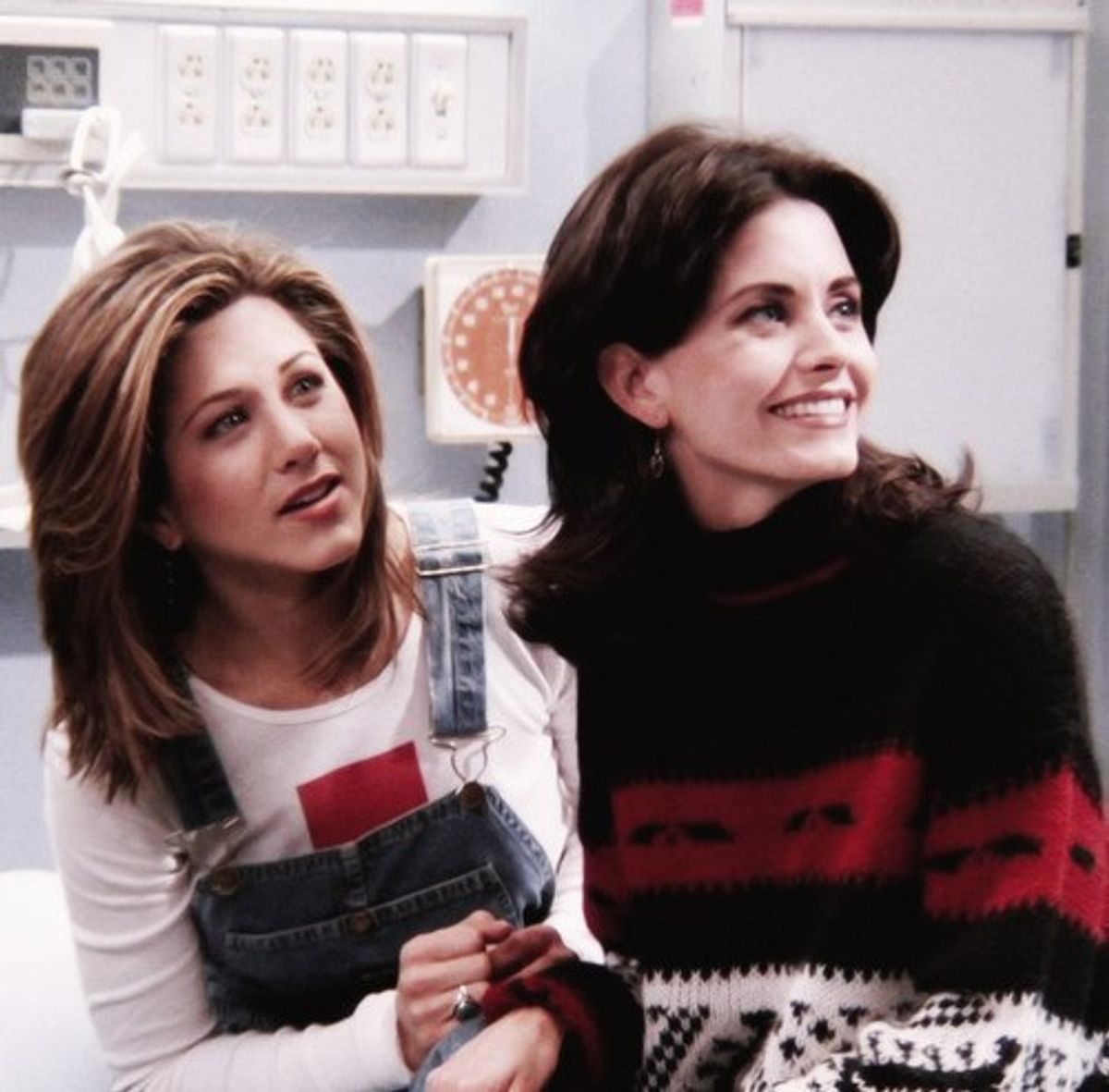 11 Reasons Why You Should Live With Your Best Friend