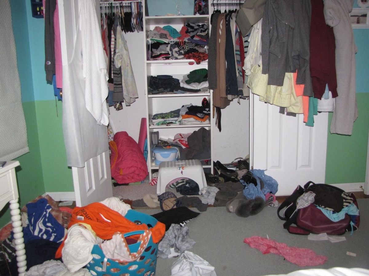 24 Thoughts You Have While Unpacking From College