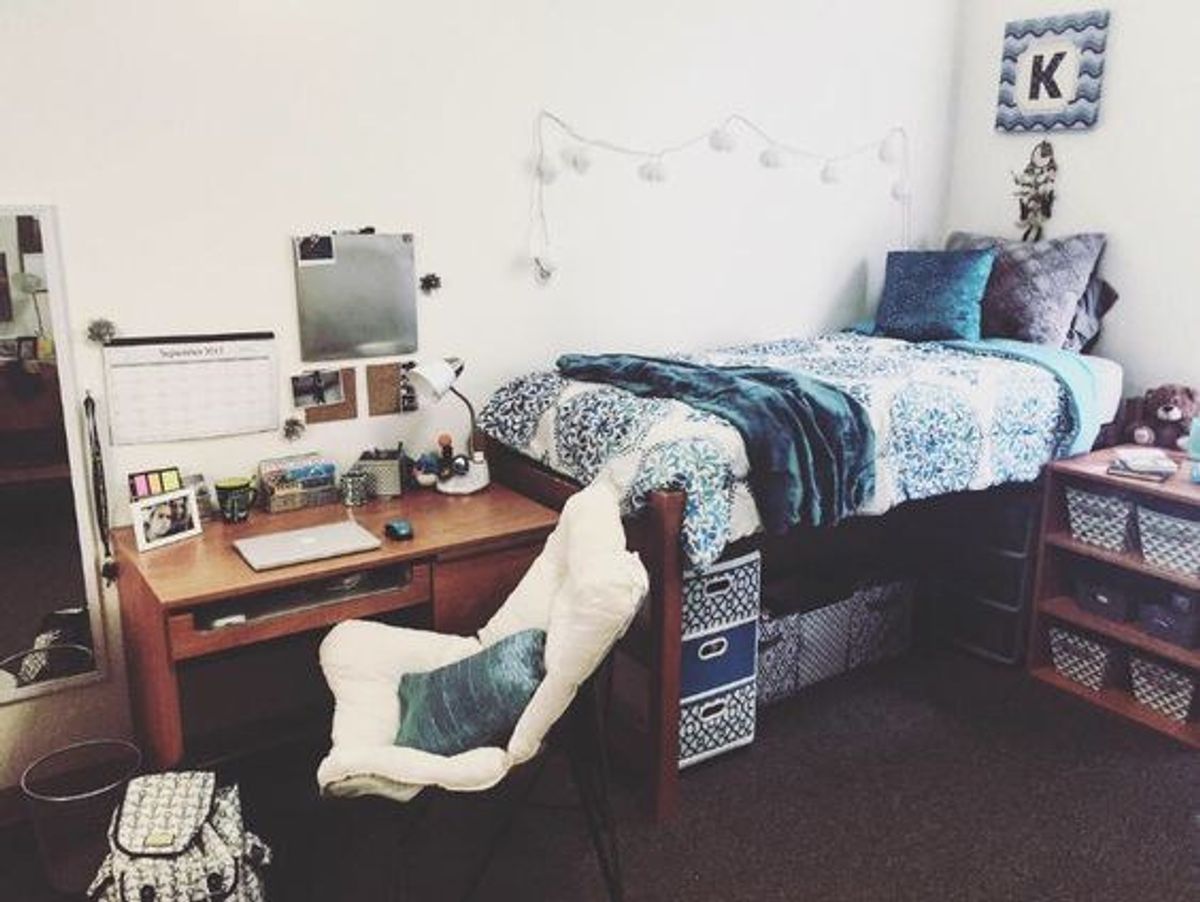8 Things Every Girl Needs For College