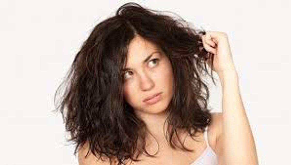 8 Signs You Have Frizzy Hair