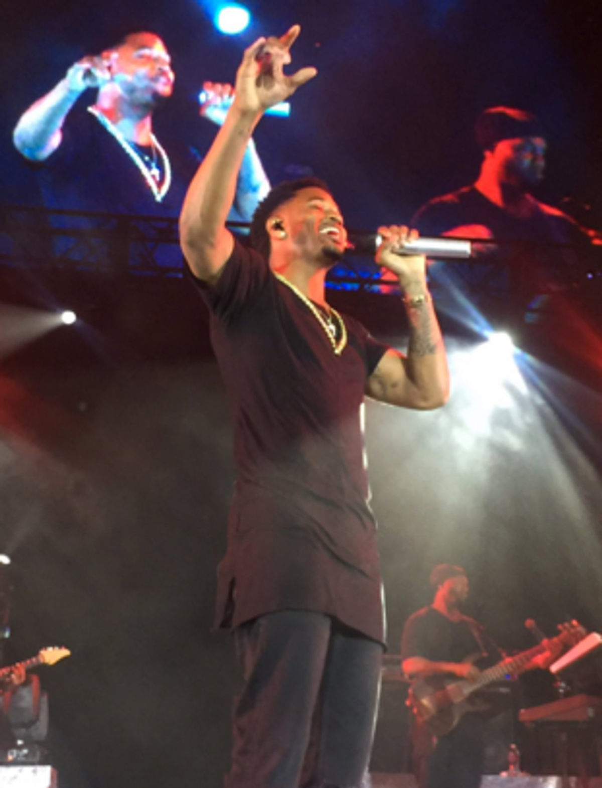 Trey Songz Takes Over CSULB for '2 Reasons'