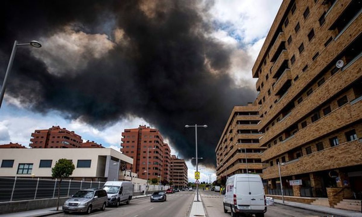 Toxic Fire Forces Mass Evacuation in Spain
