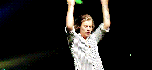 Harry Styles Chops His Hair For Charity