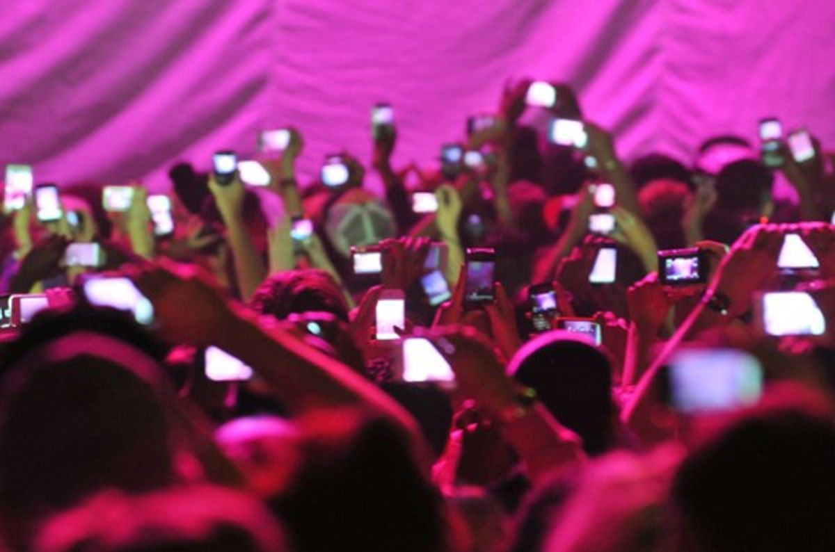 How The Smartphone Ruined The Concert Experience
