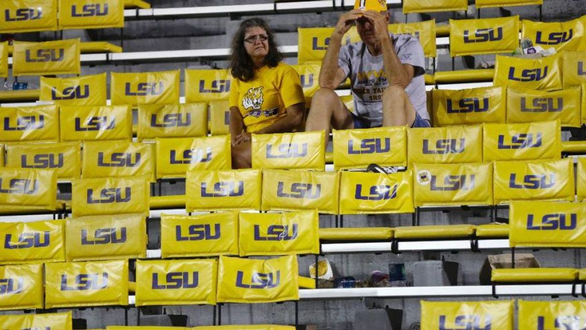 Why LSU Fans Need To Stop Leaving Games Early