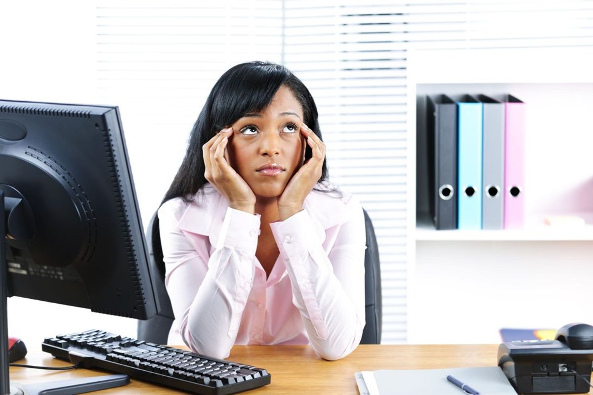 5 Thoughts You Have While Sitting At A Desk All Day