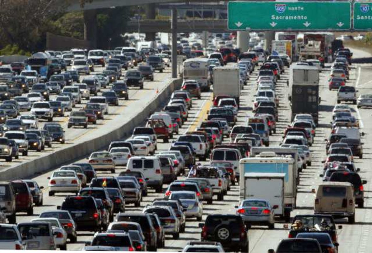 20 Thoughts We All Have While Sitting In LA Traffic